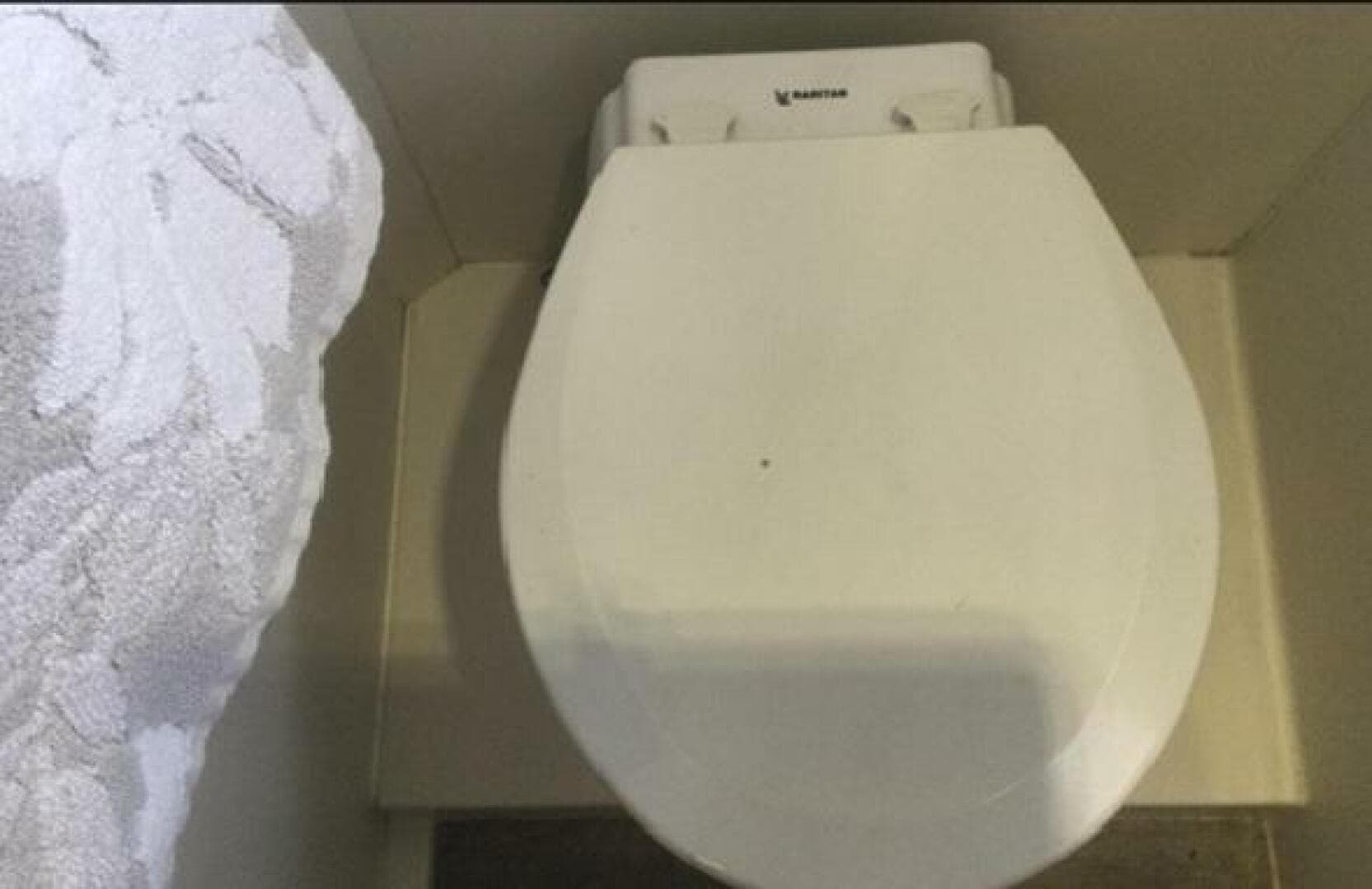 1995 Carver 430 Cockpit — photo 45