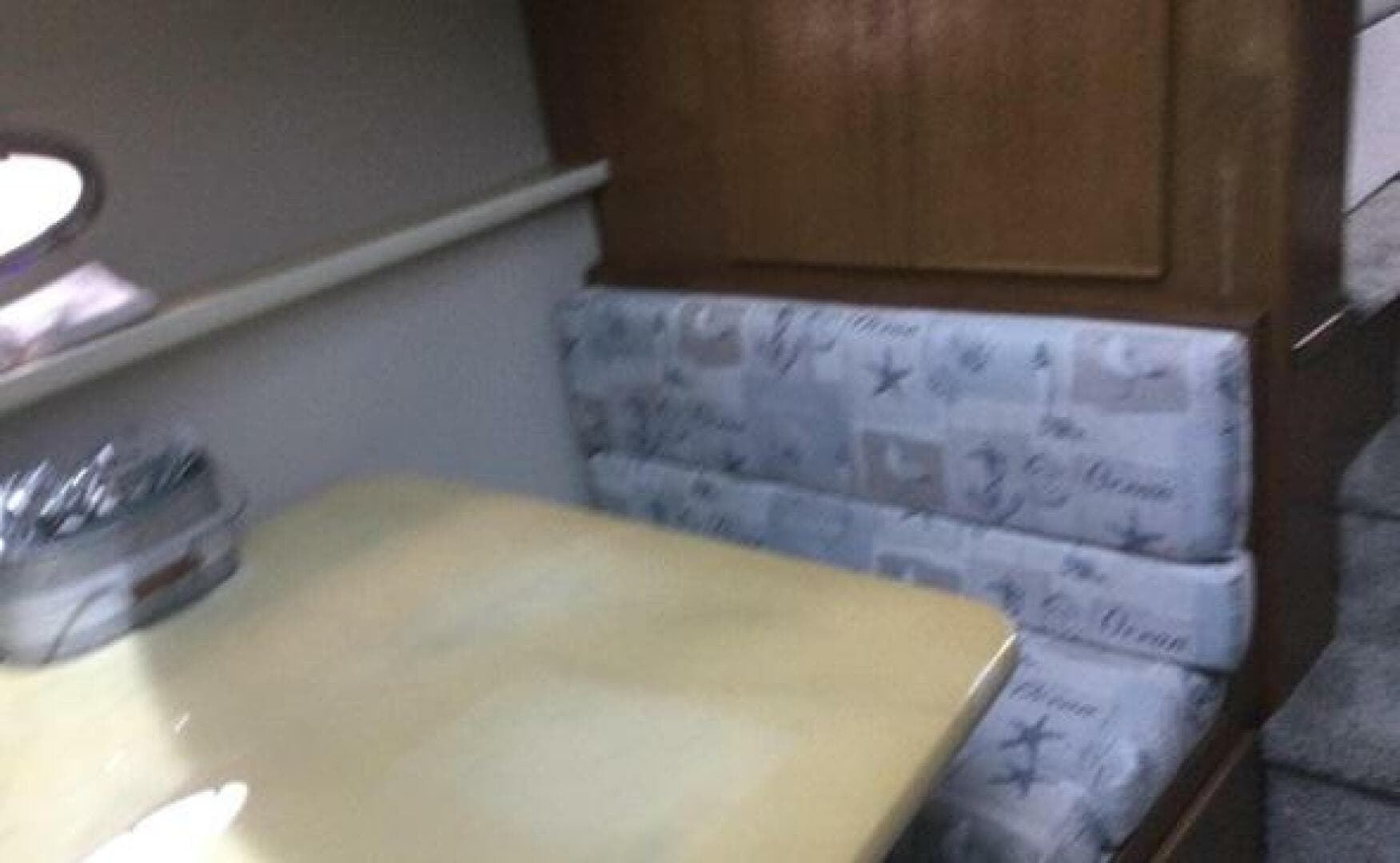 1995 Carver 430 Cockpit — photo 37