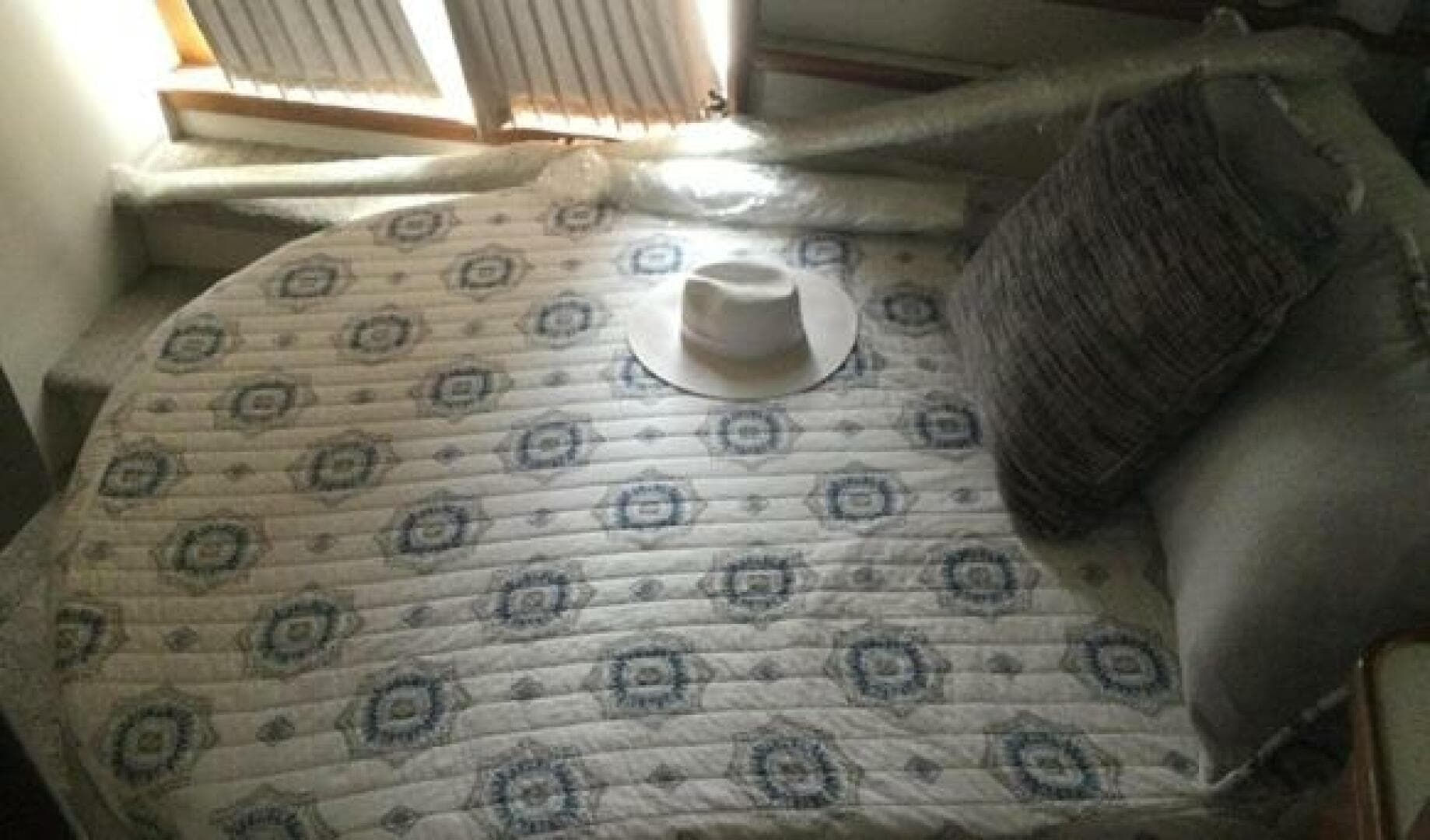 1995 Carver 430 Cockpit — photo 36