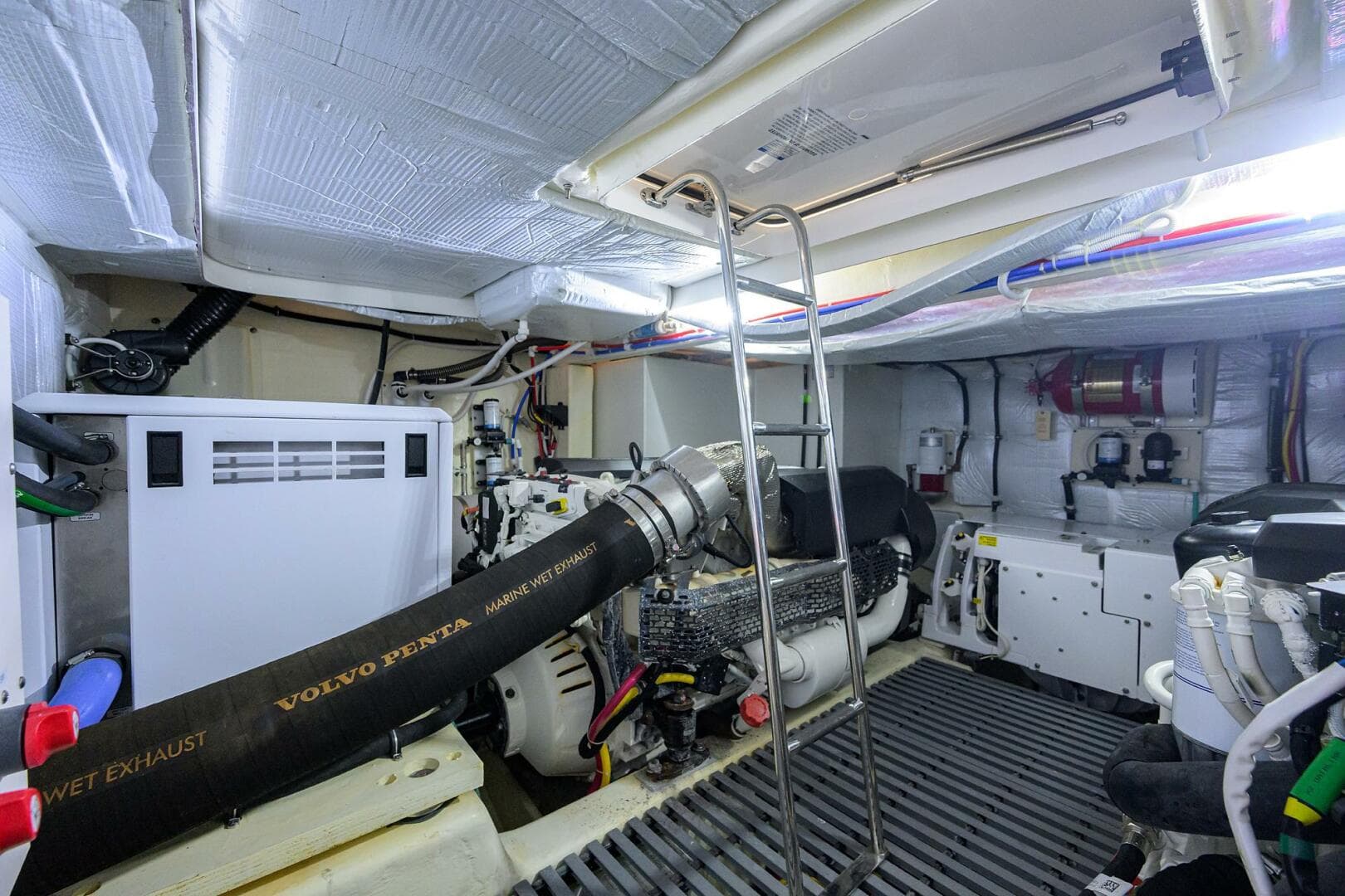 2023 Tiara Yachts C49 — photo 45