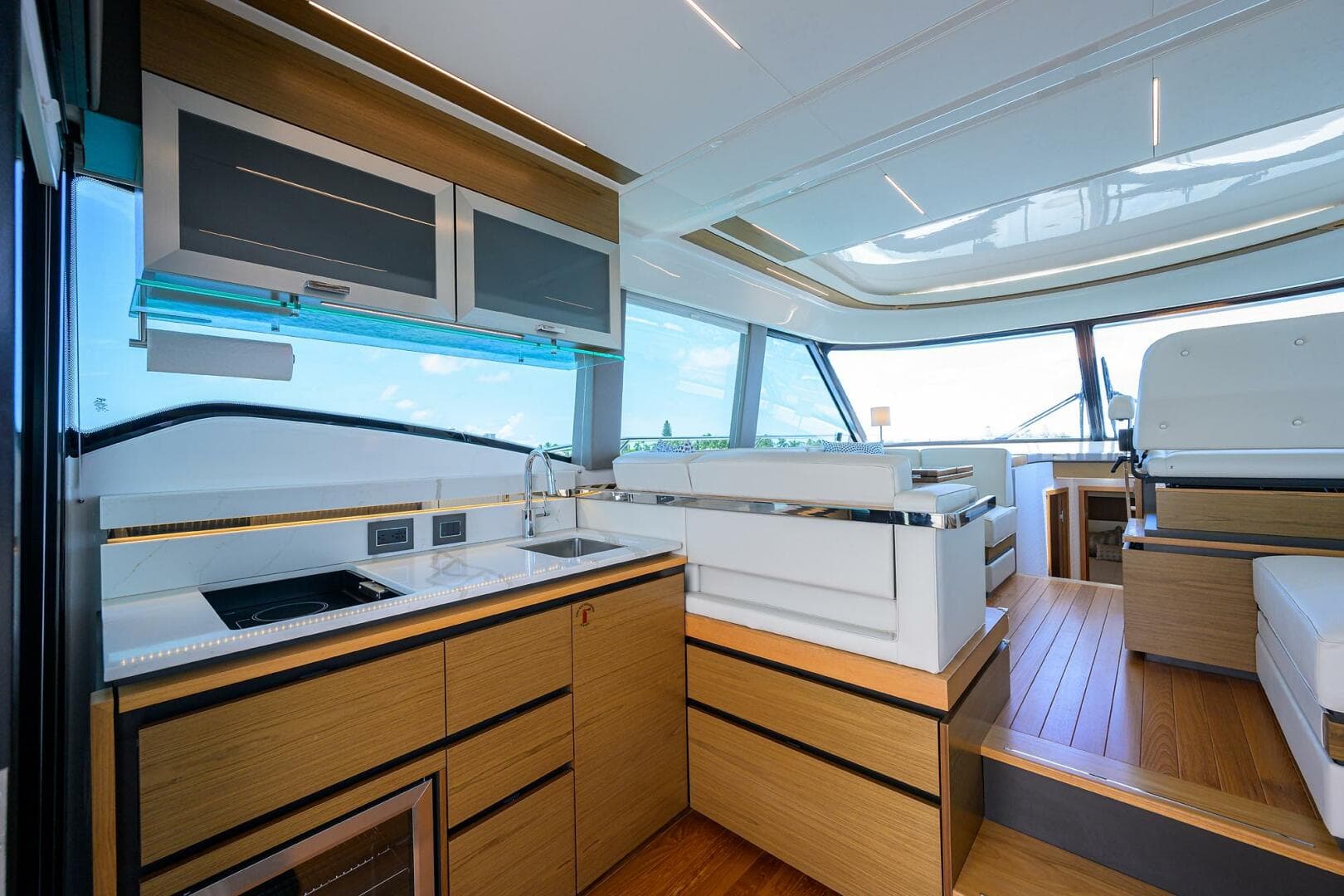 2023 Tiara Yachts C49 — photo 12