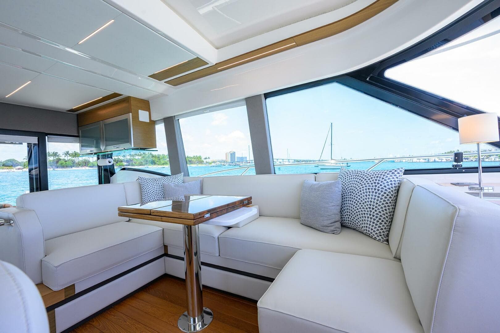 2023 Tiara Yachts C49 — photo 8