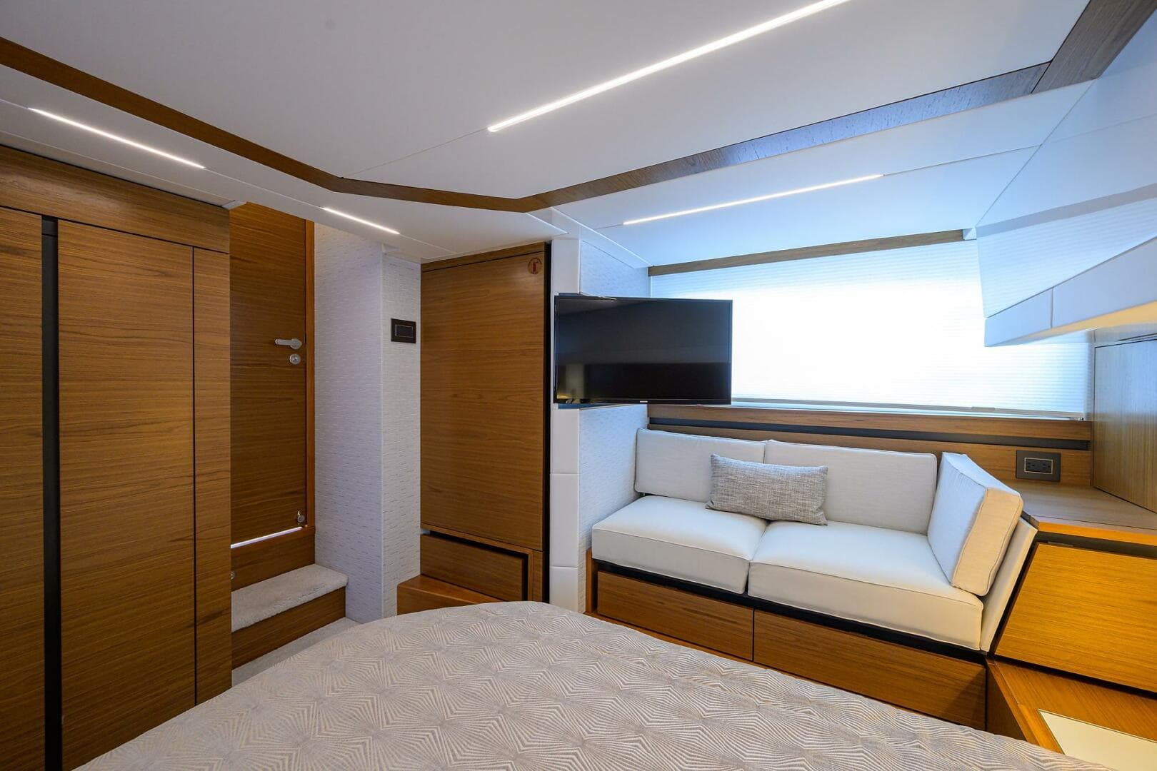 2023 Tiara Yachts C49 — photo 23
