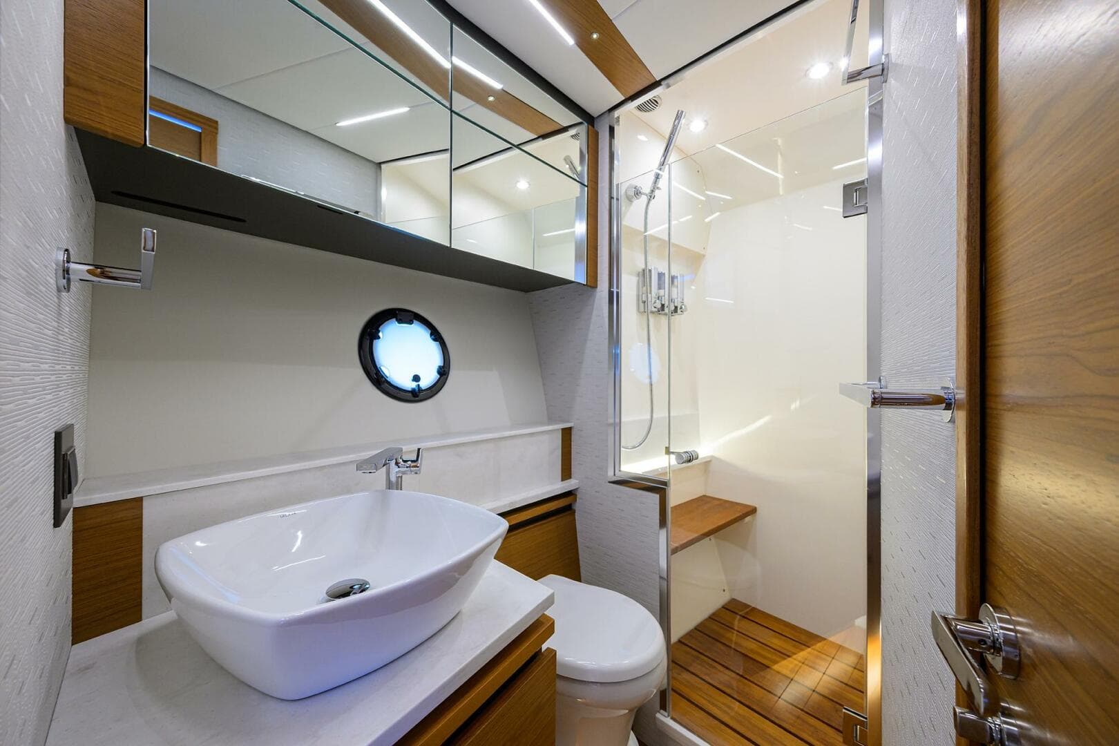 2023 Tiara Yachts C49 — photo 29