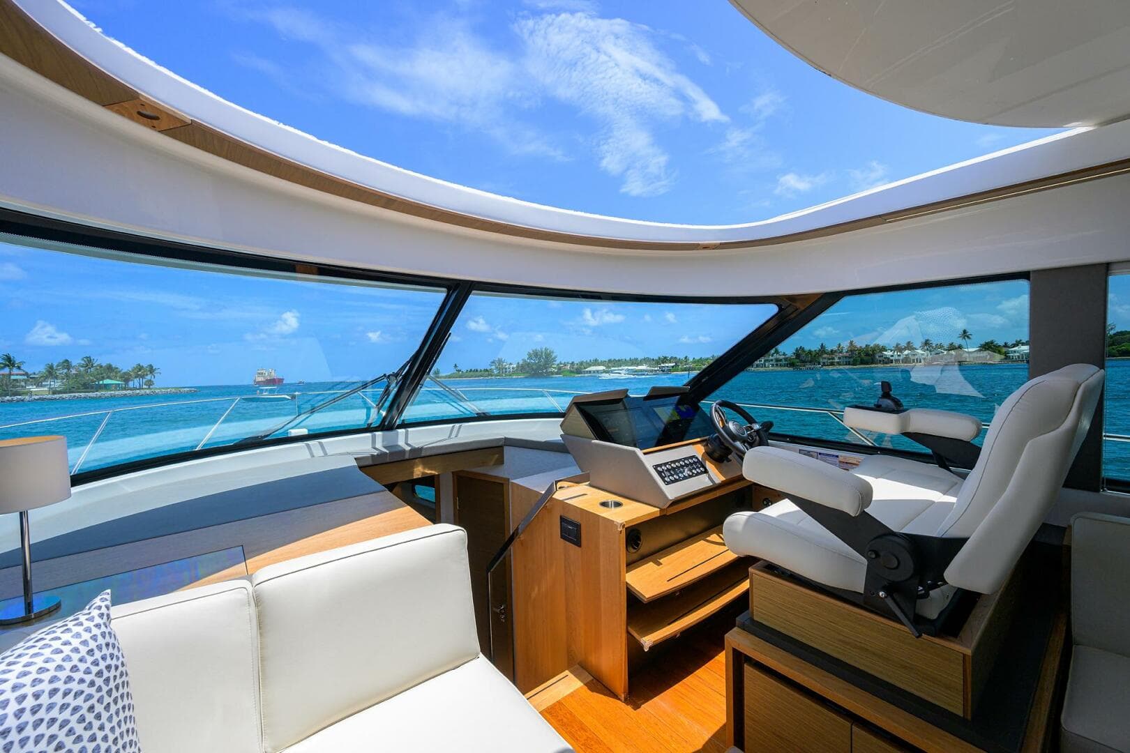 2023 Tiara Yachts C49 — photo 36