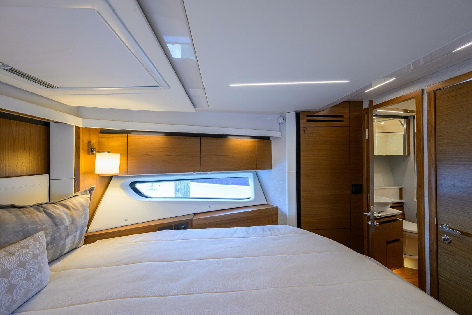 2023 Tiara Yachts C49 — photo 28
