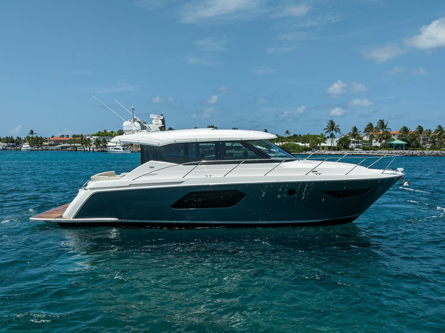 2023 Tiara Yachts C49 — photo 1