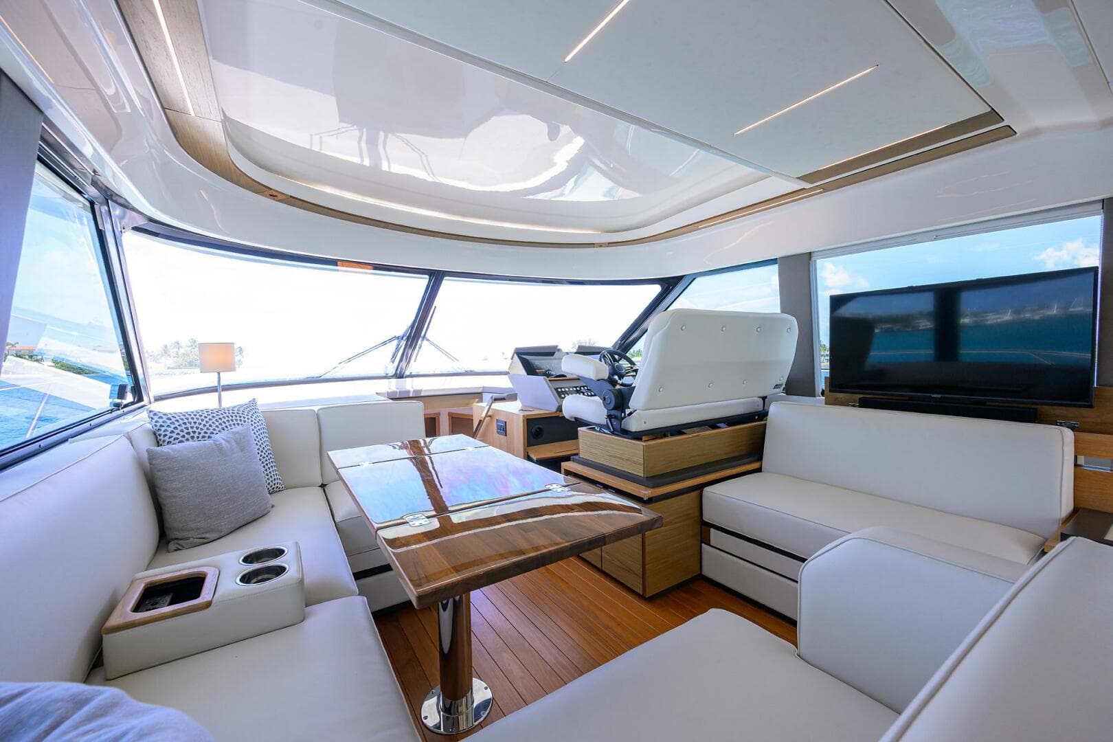 2023 Tiara Yachts C49 — photo 5