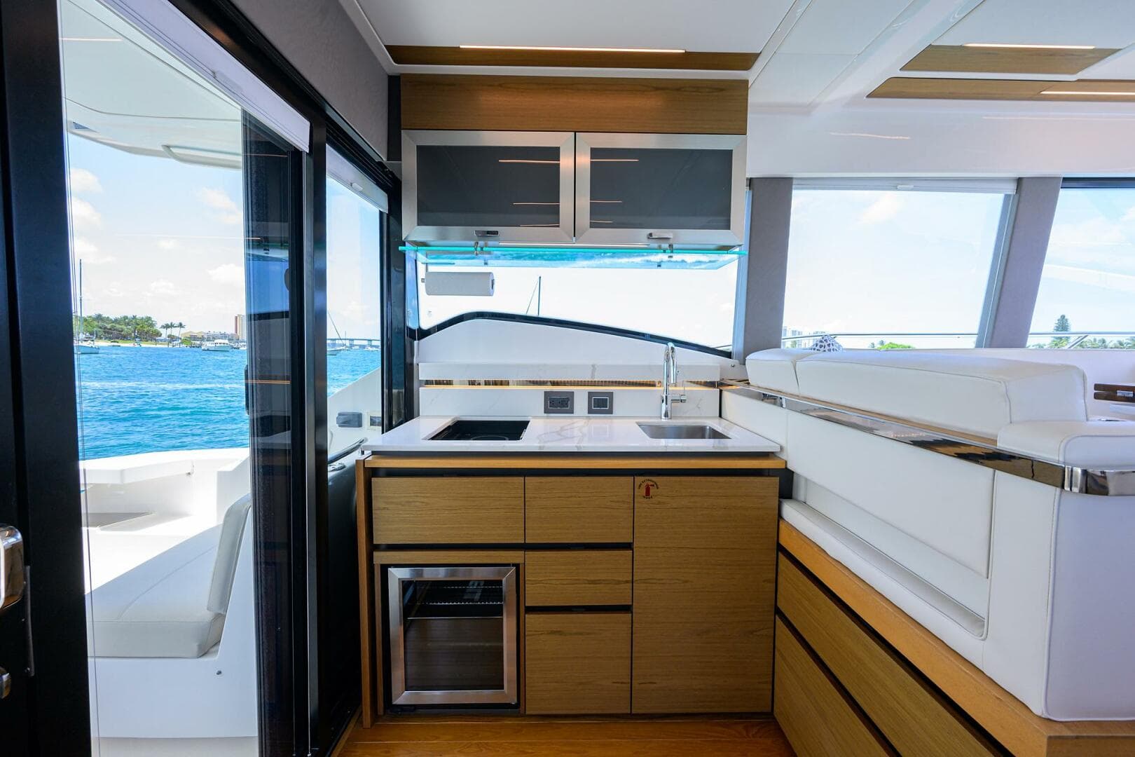 2023 Tiara Yachts C49 — photo 15