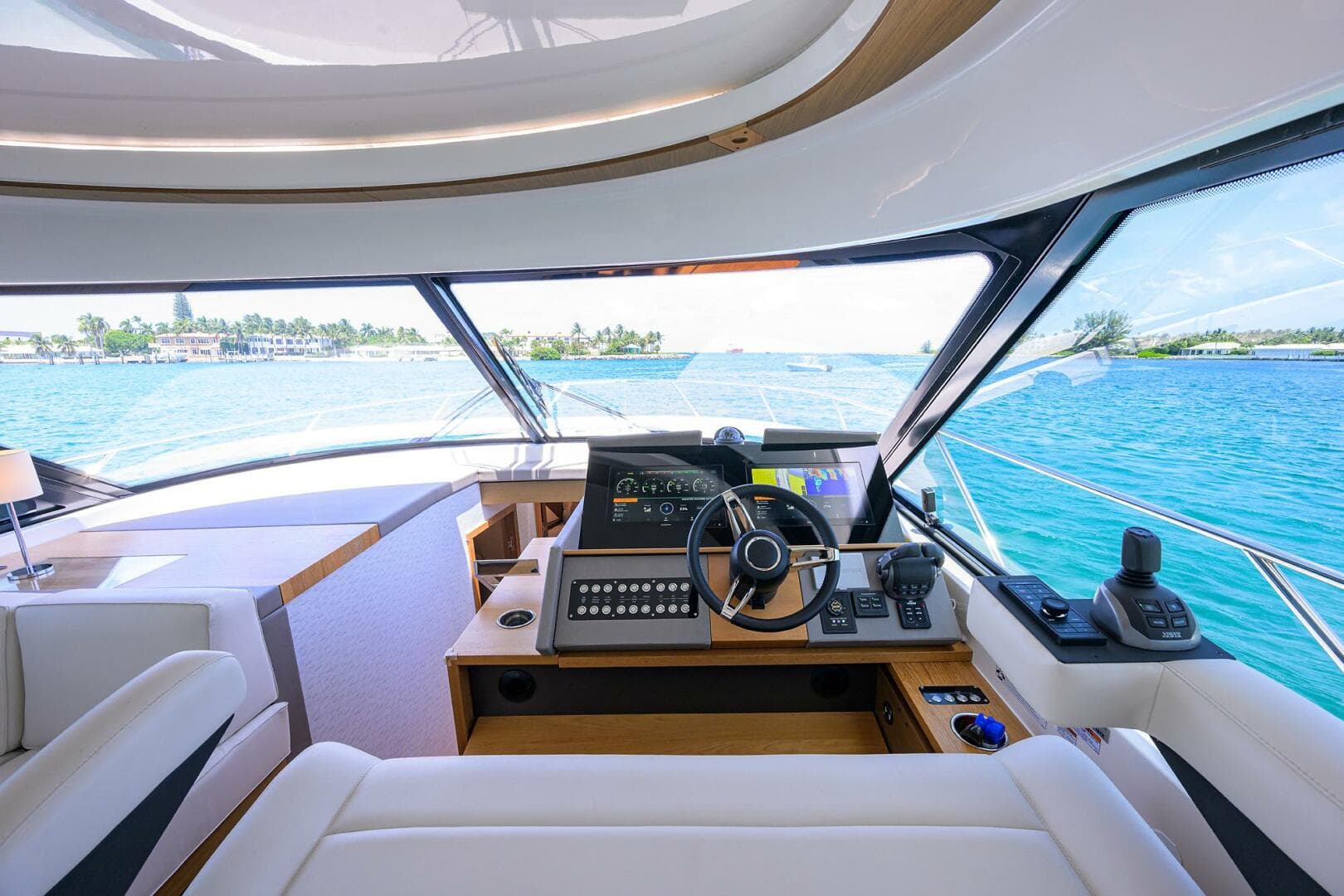 2023 Tiara Yachts C49 — photo 34