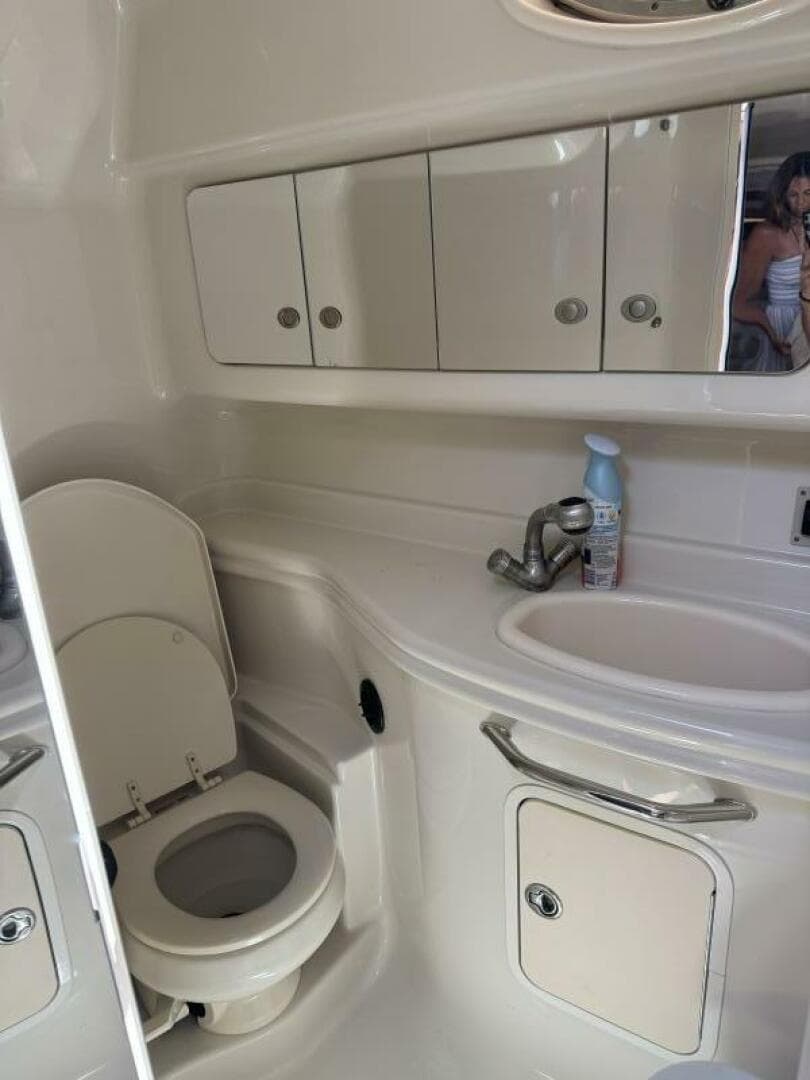 2007 Sea Ray 340 — photo 11