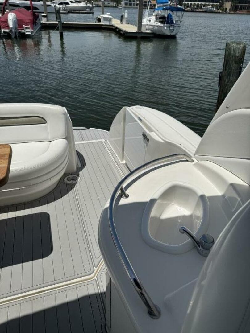 2007 Sea Ray 340 — photo 6