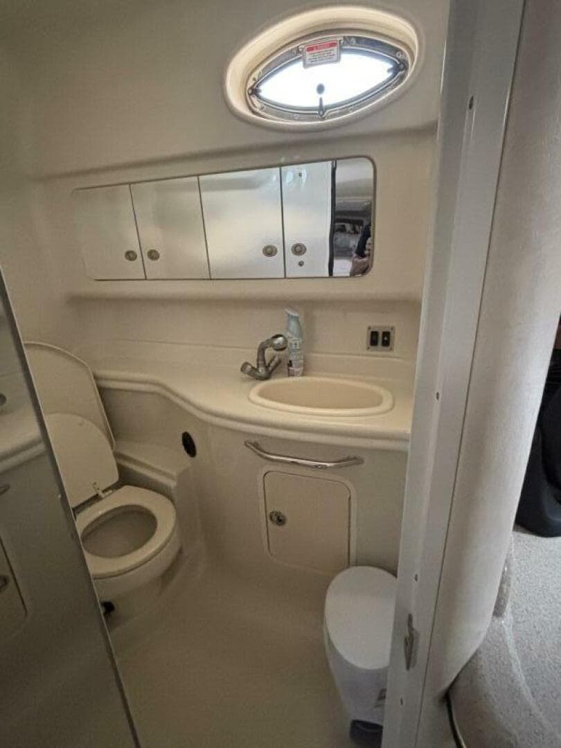 2007 Sea Ray 340 — photo 18