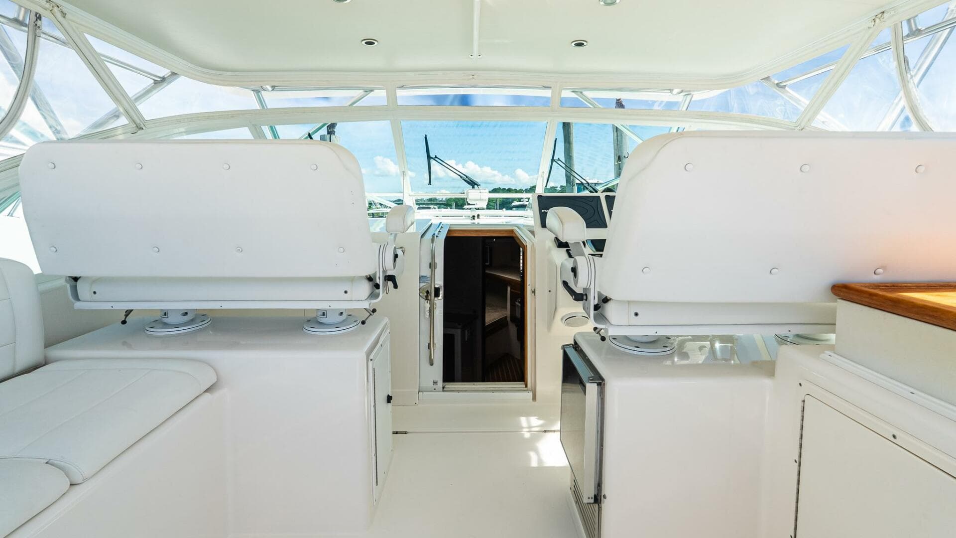 2008 Cabo 38 Express — photo 13