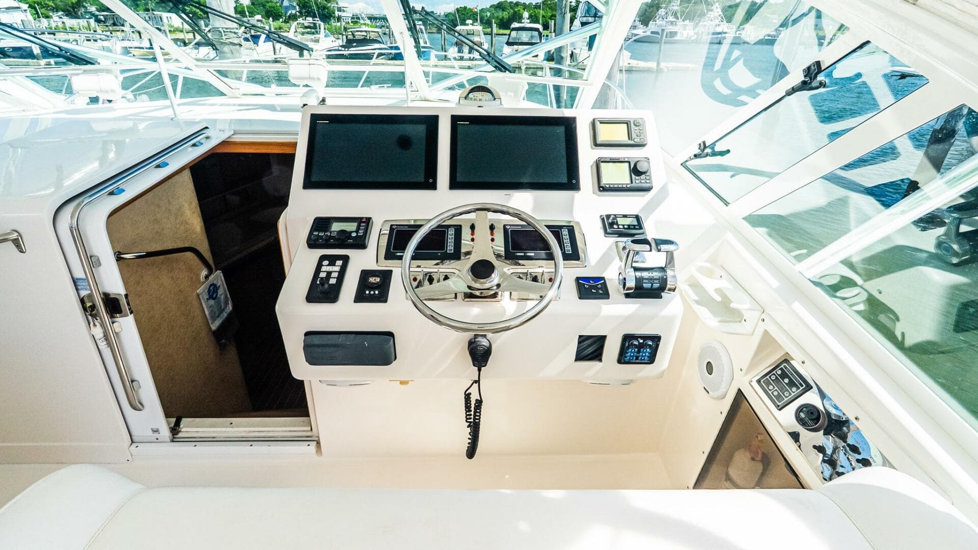 2008 Cabo 38 Express — photo 18