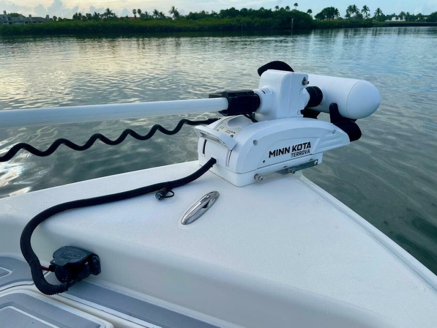 2009 Shearwater — photo 20