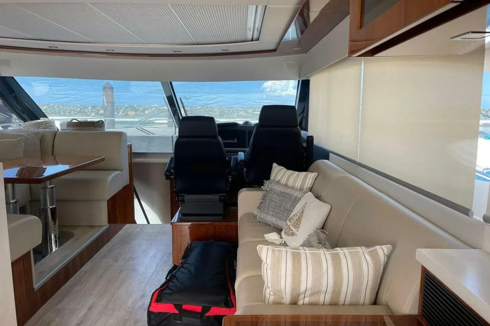 2021 Riviera 6000 — photo 4