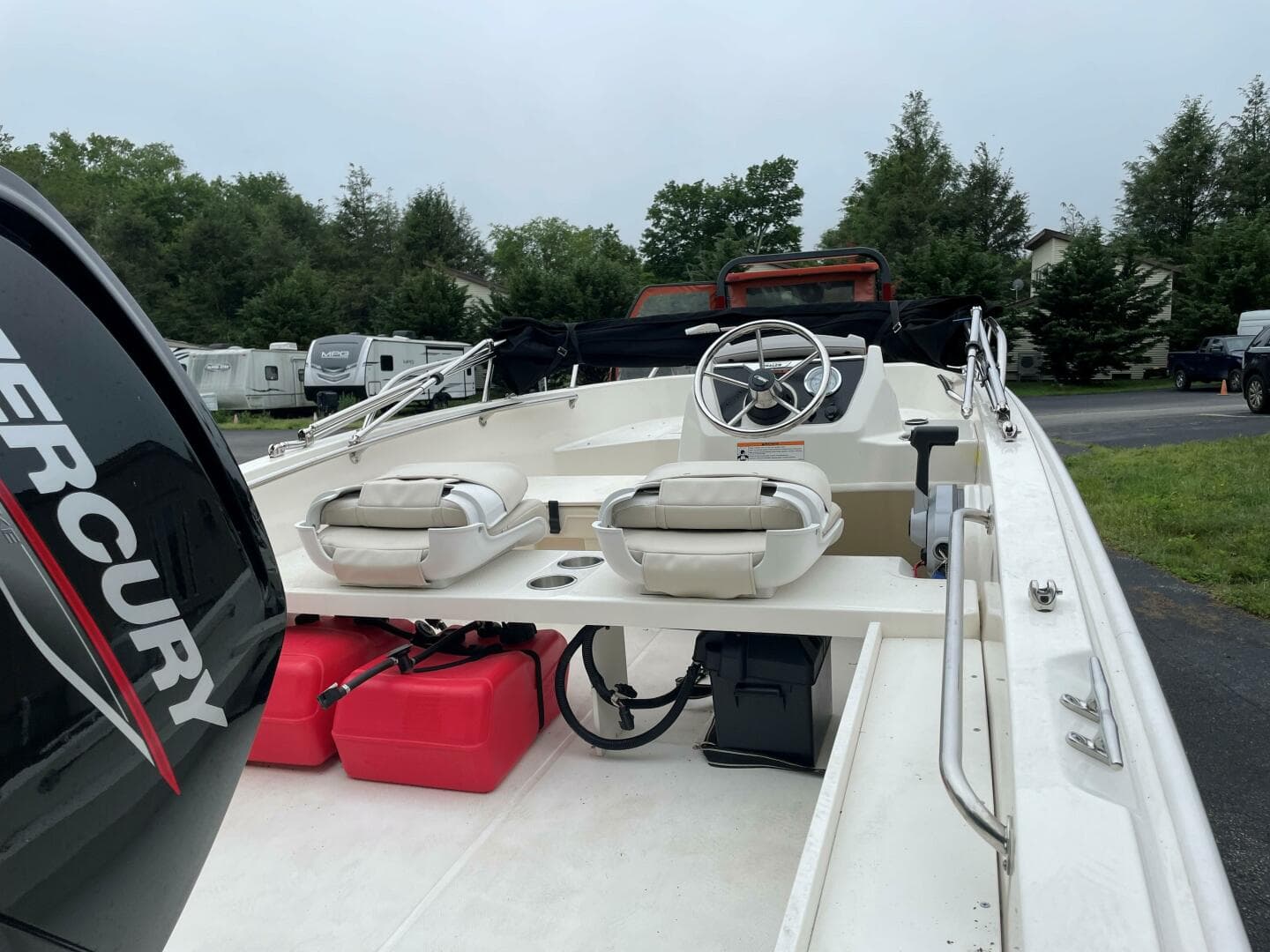2024 Boston Whaler — photo 2