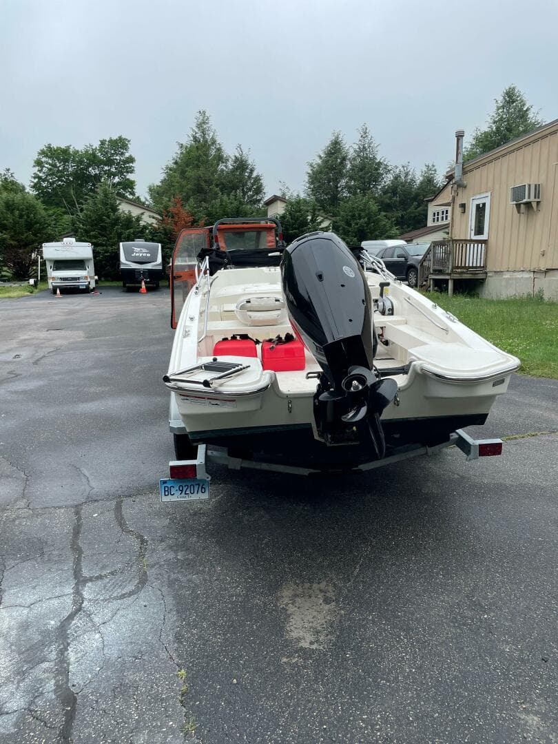 2024 Boston Whaler — photo 3