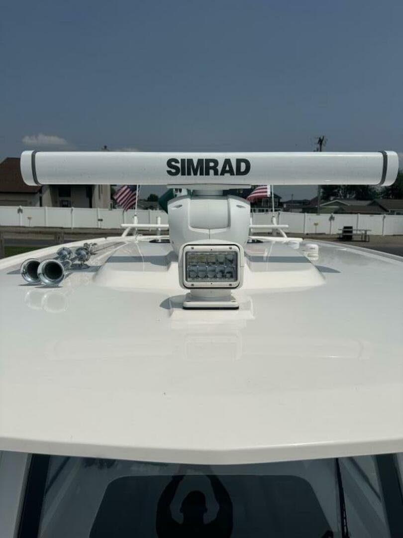 2023 Robalo R360 — photo 27