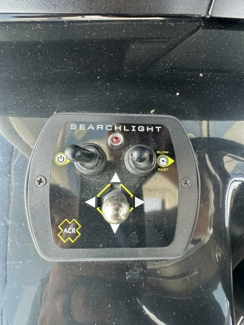 2023 Robalo R360 — photo 18