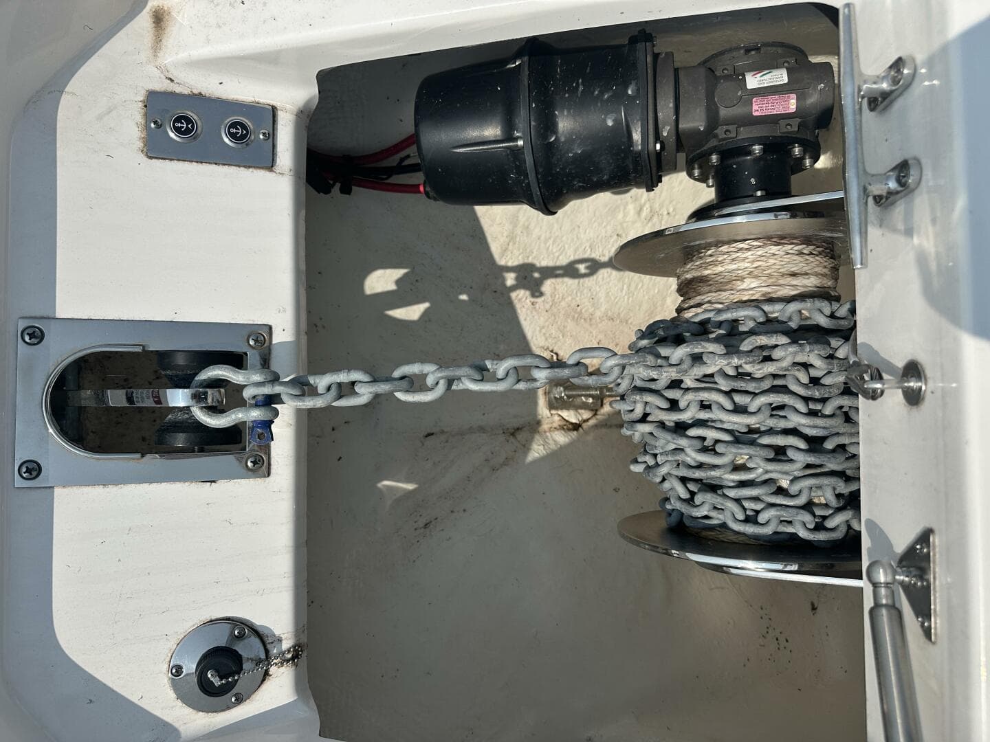 2023 Robalo R360 — photo 23