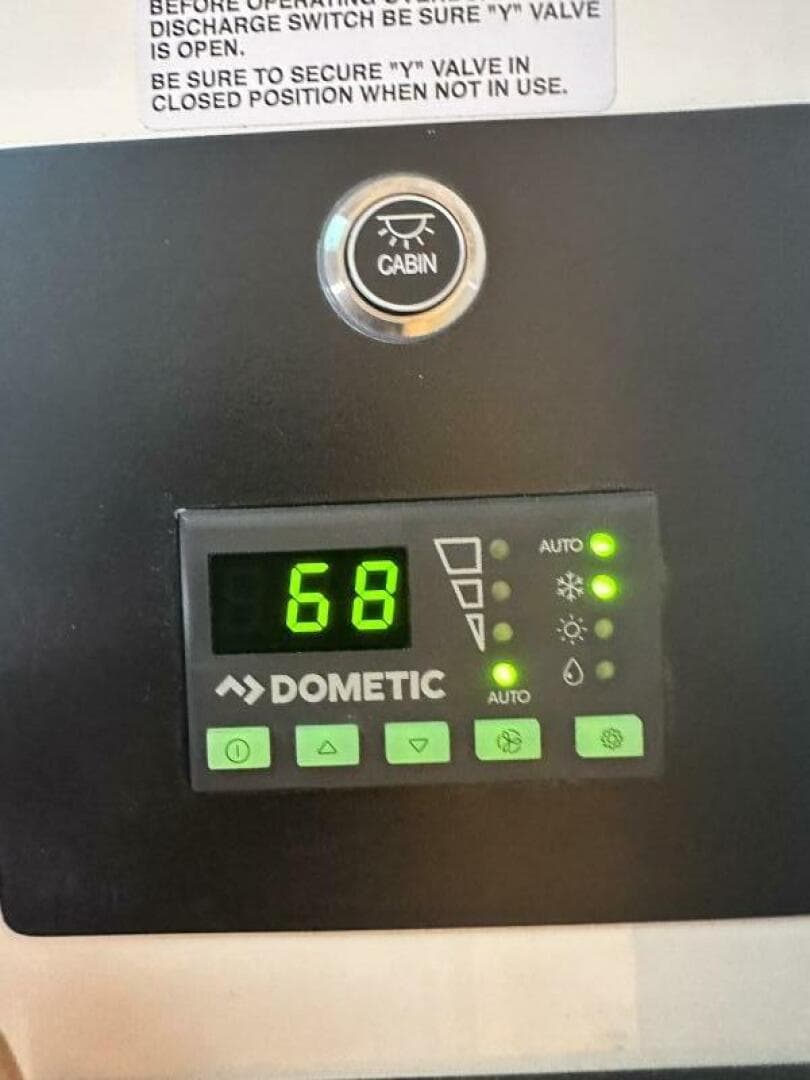 2023 Robalo R360 — photo 26