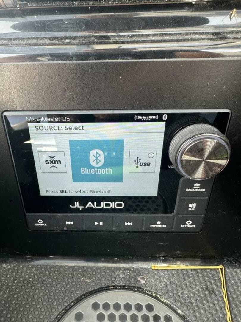 2023 Robalo R360 — photo 17