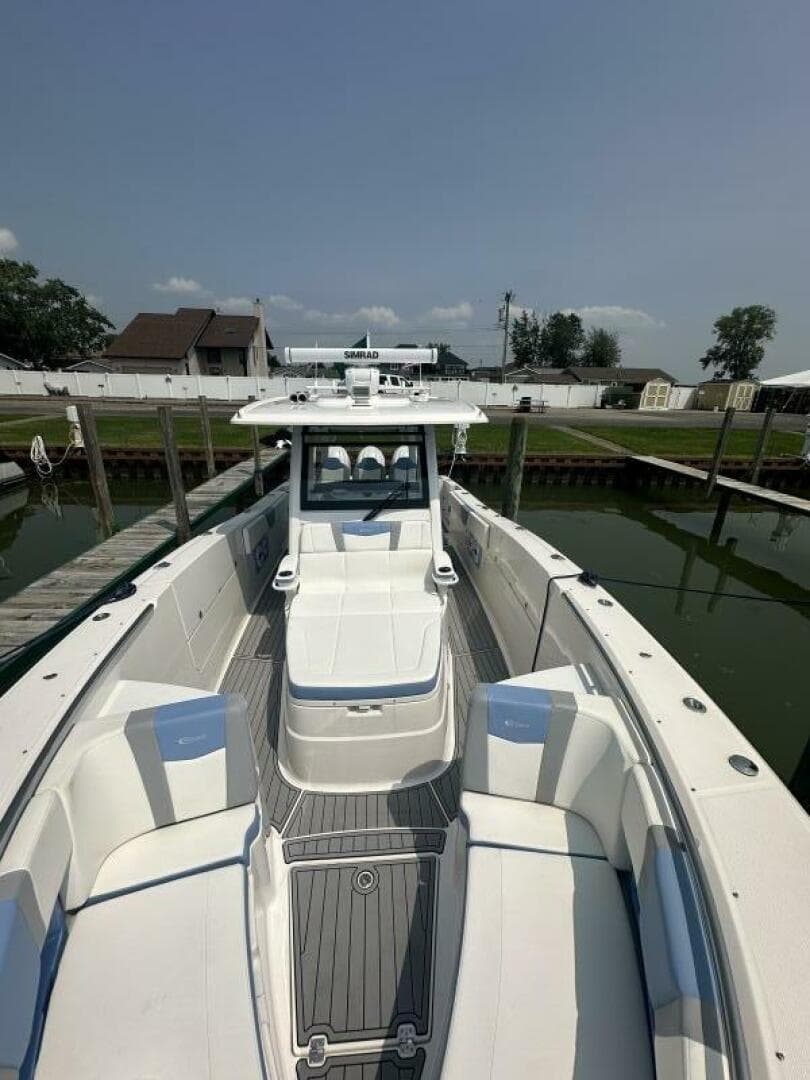 2023 Robalo R360 — photo 3