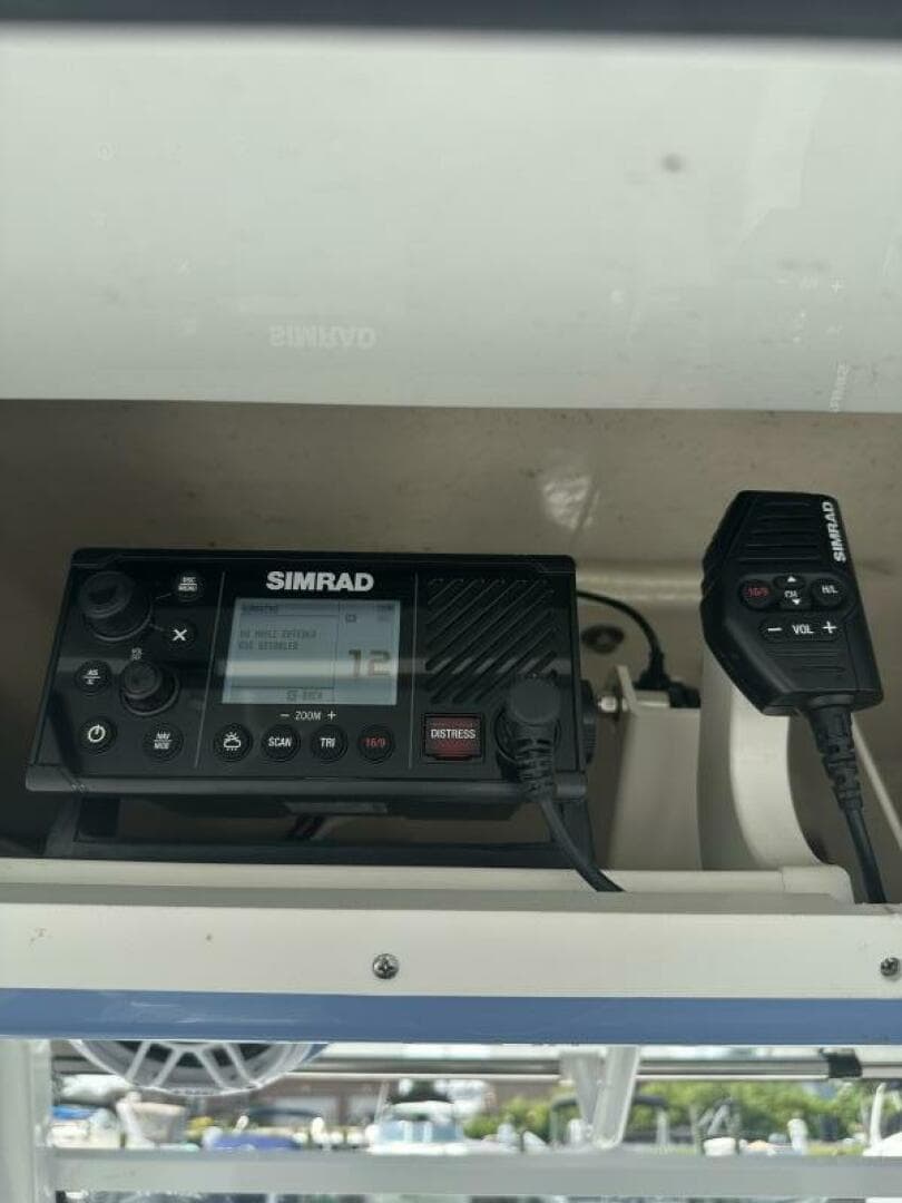 2023 Robalo R360 — photo 19