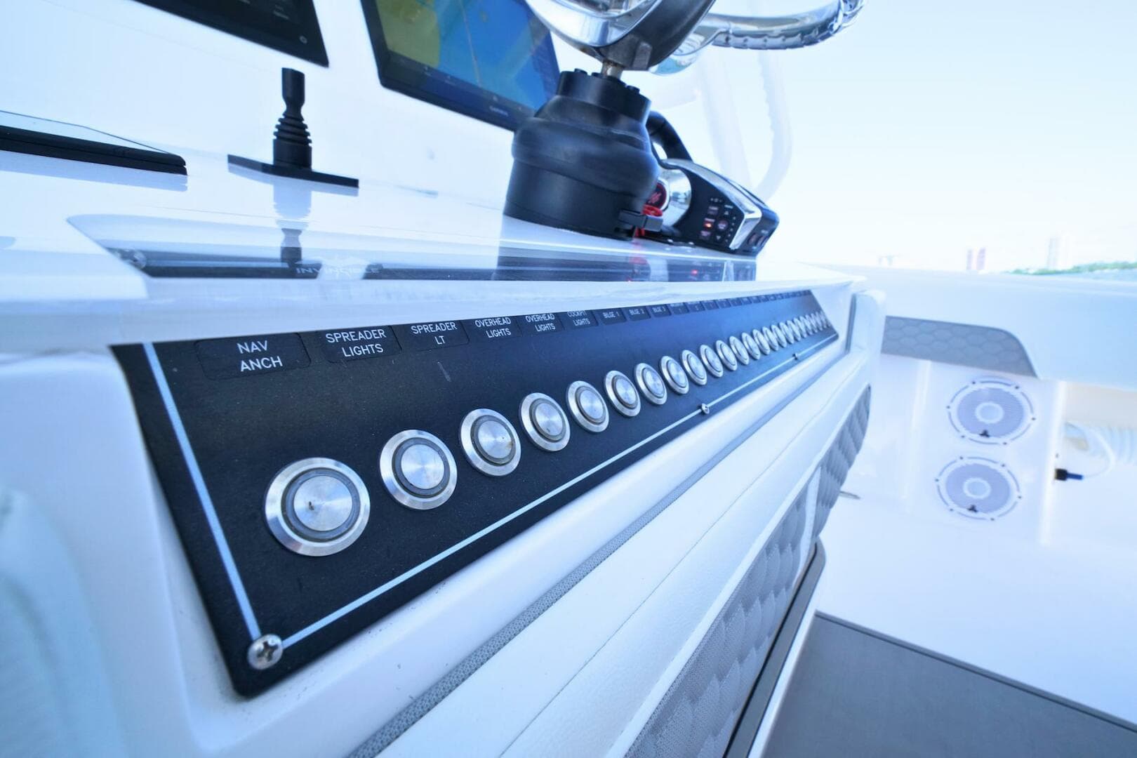 2025 Invincible Open Fisherman — photo 9