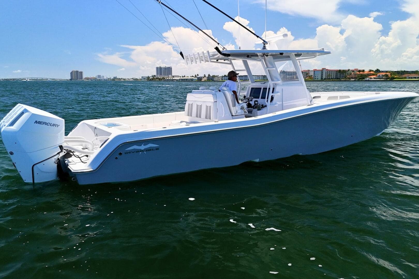 2025 Invincible Open Fisherman — photo 3