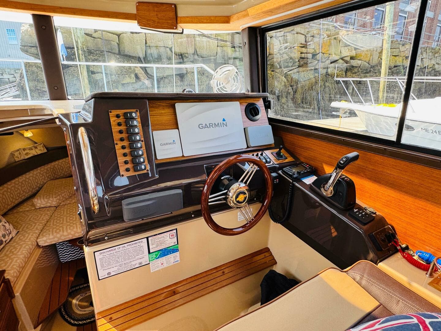 2018 Ranger Tugs R-27 — photo 22