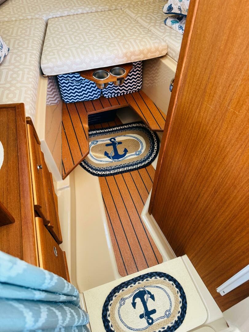 2018 Ranger Tugs R-27 — photo 16