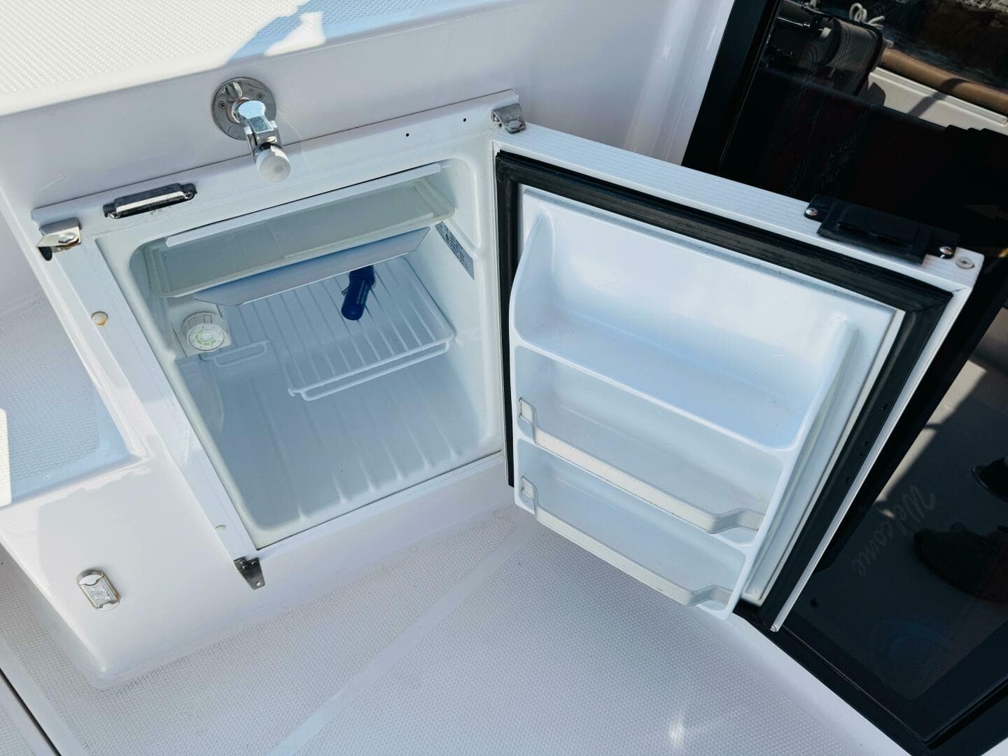 2018 Ranger Tugs R-27 — photo 34