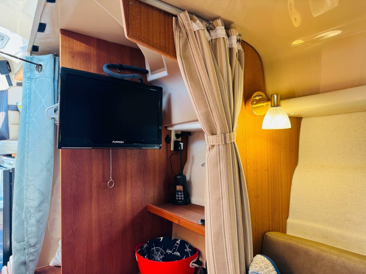 2018 Ranger Tugs R-27 — photo 14