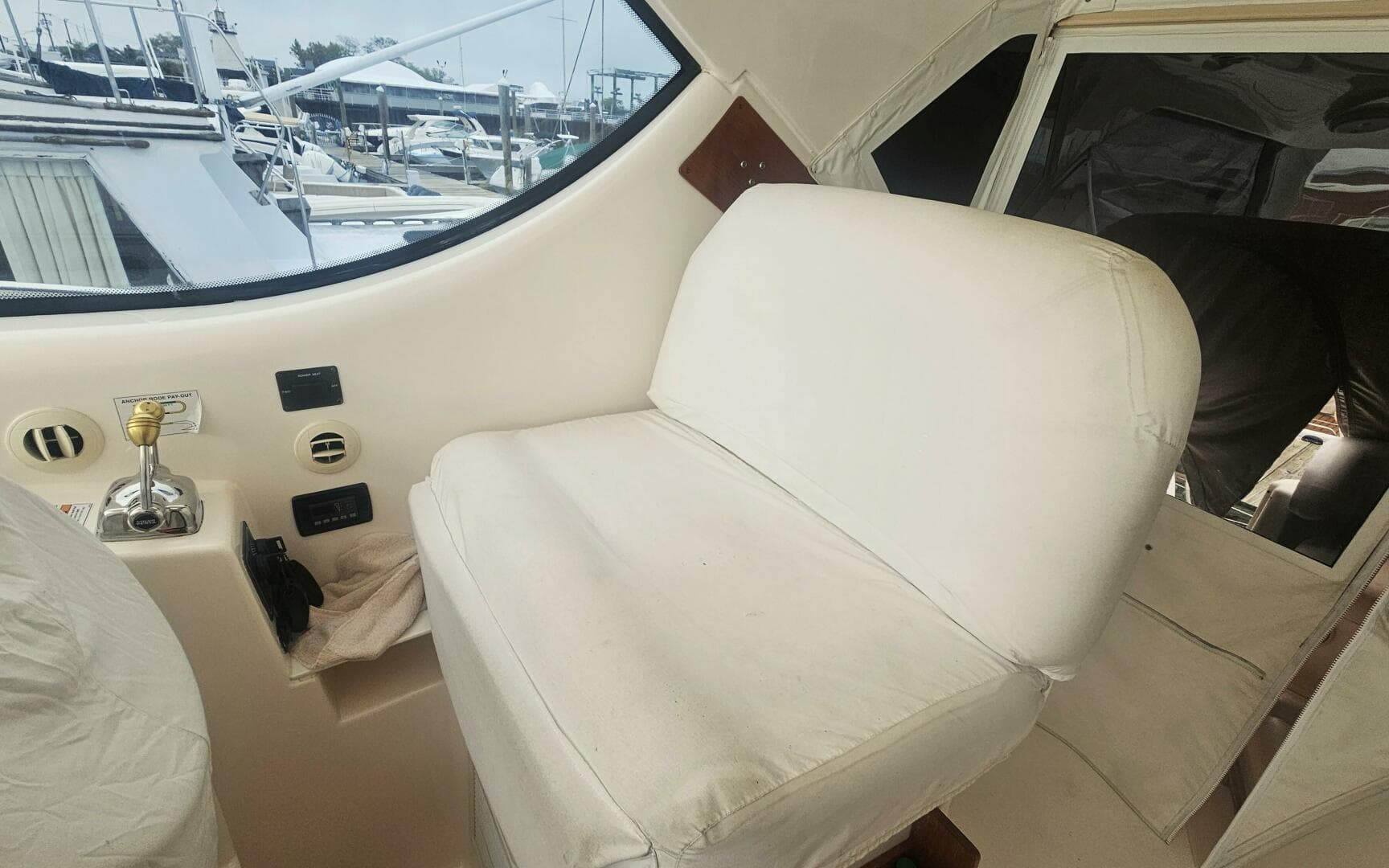 2006 Tiara Yachts 4300 Sovran — photo 17