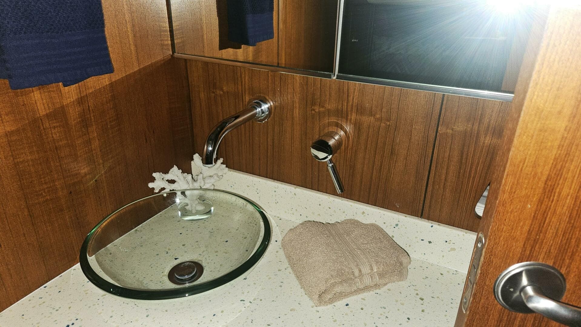 2006 Tiara Yachts 4300 Sovran — photo 33