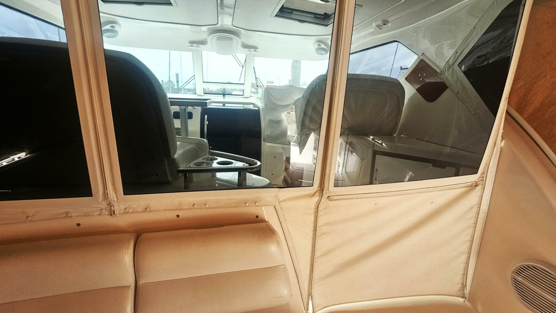 2006 Tiara Yachts 4300 Sovran — photo 13