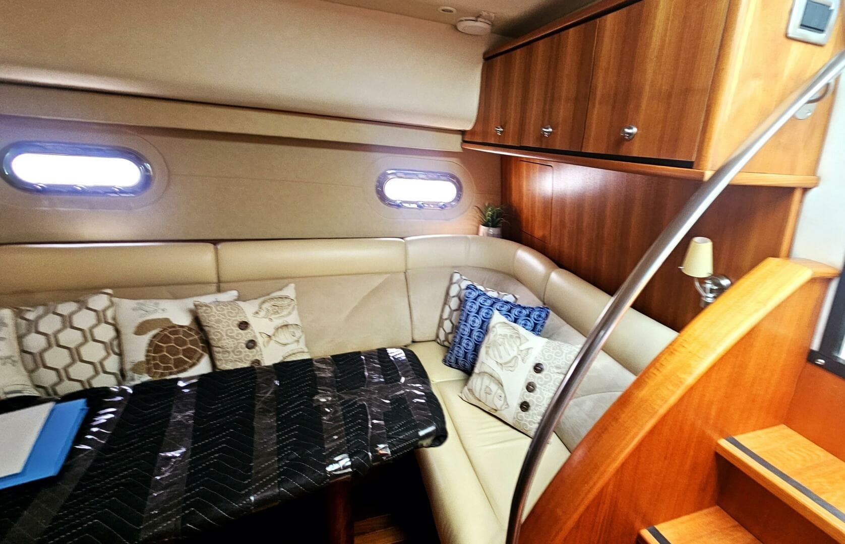 2006 Tiara Yachts 4300 Sovran — photo 25