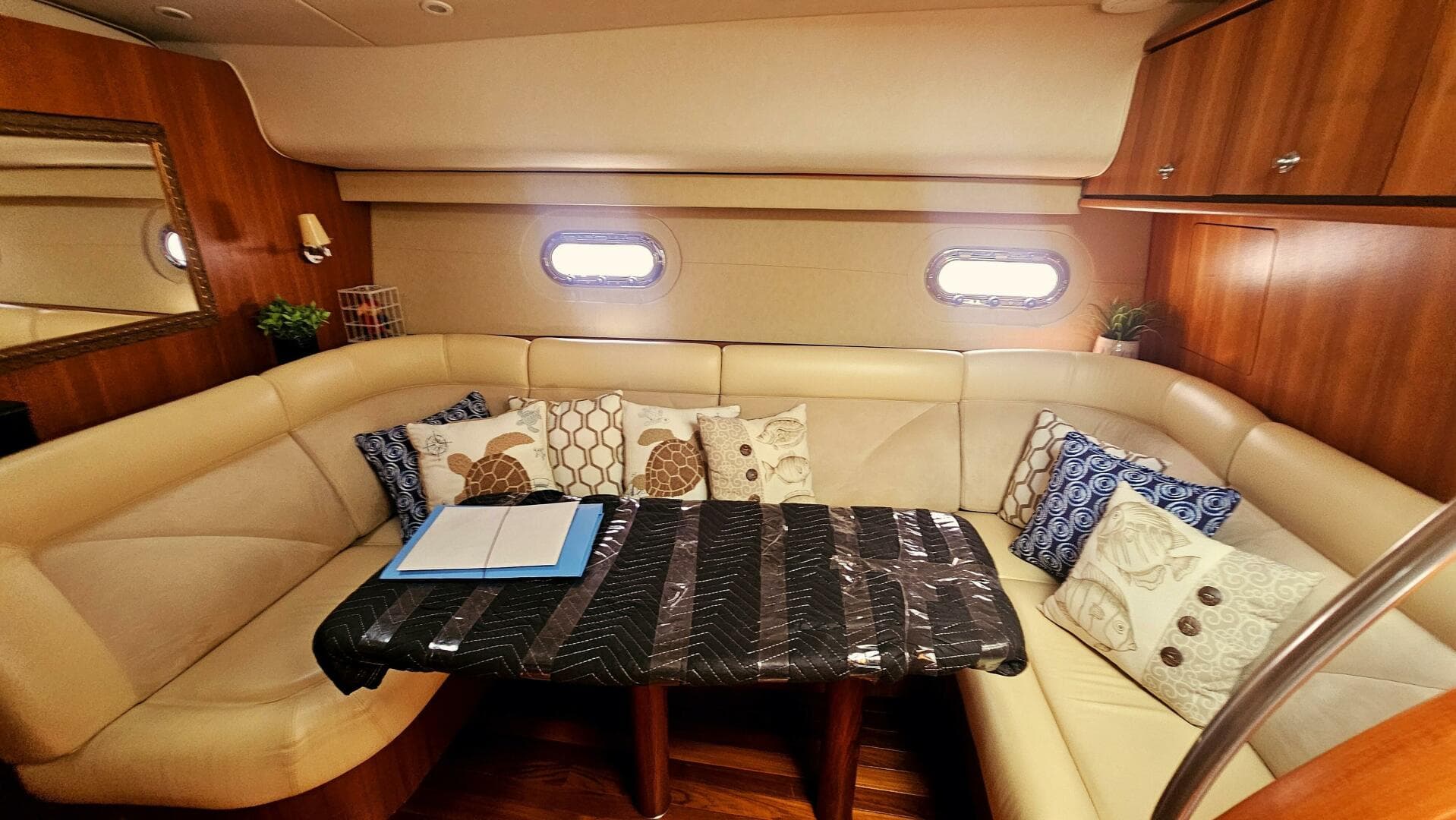 2006 Tiara Yachts 4300 Sovran — photo 26