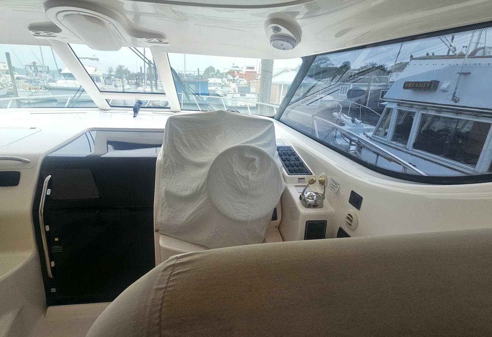 2006 Tiara Yachts 4300 Sovran — photo 16