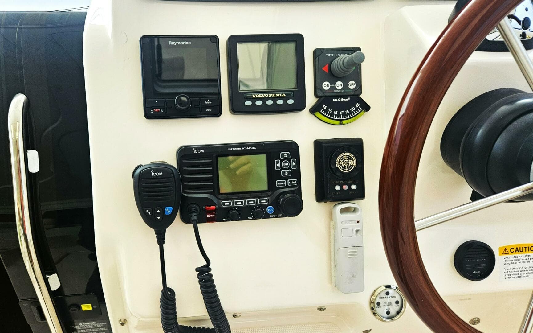 2006 Tiara Yachts 4300 Sovran — photo 9