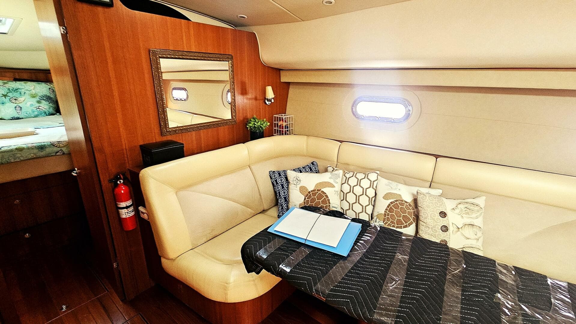 2006 Tiara Yachts 4300 Sovran — photo 27