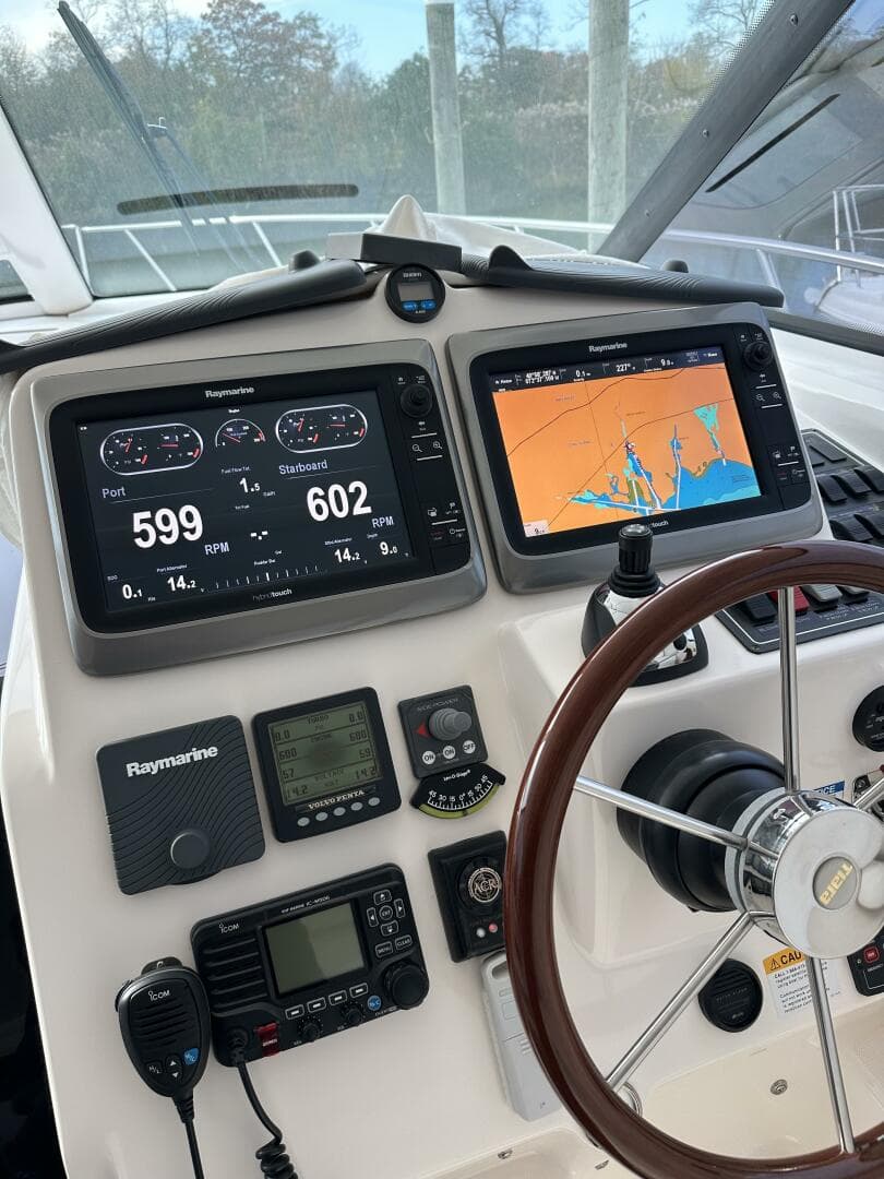 2006 Tiara Yachts 4300 Sovran — photo 19