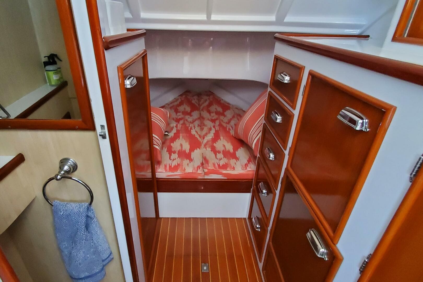 1985 Rybovich 32 Express Walkaround Sportfish — photo 23