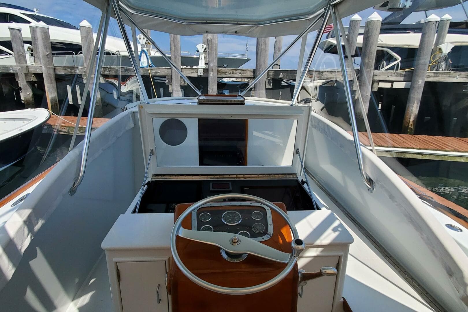 1985 Rybovich 32 Express Walkaround Sportfish — photo 17