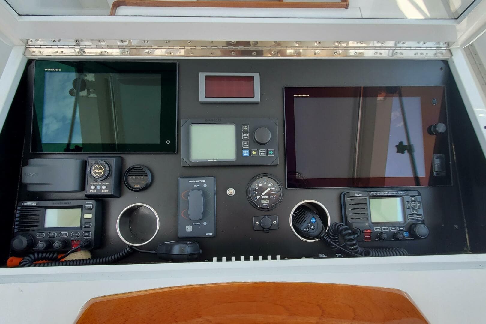 1985 Rybovich 32 Express Walkaround Sportfish — photo 18