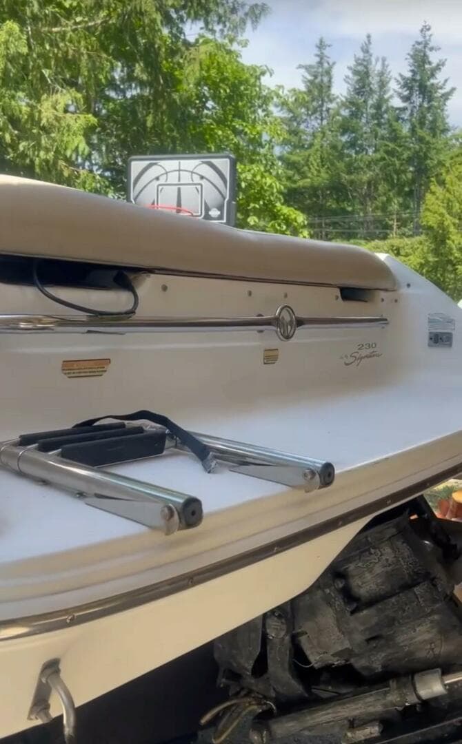 1997 Sea Ray 230 Signature - Cuddy Cabin — photo 5