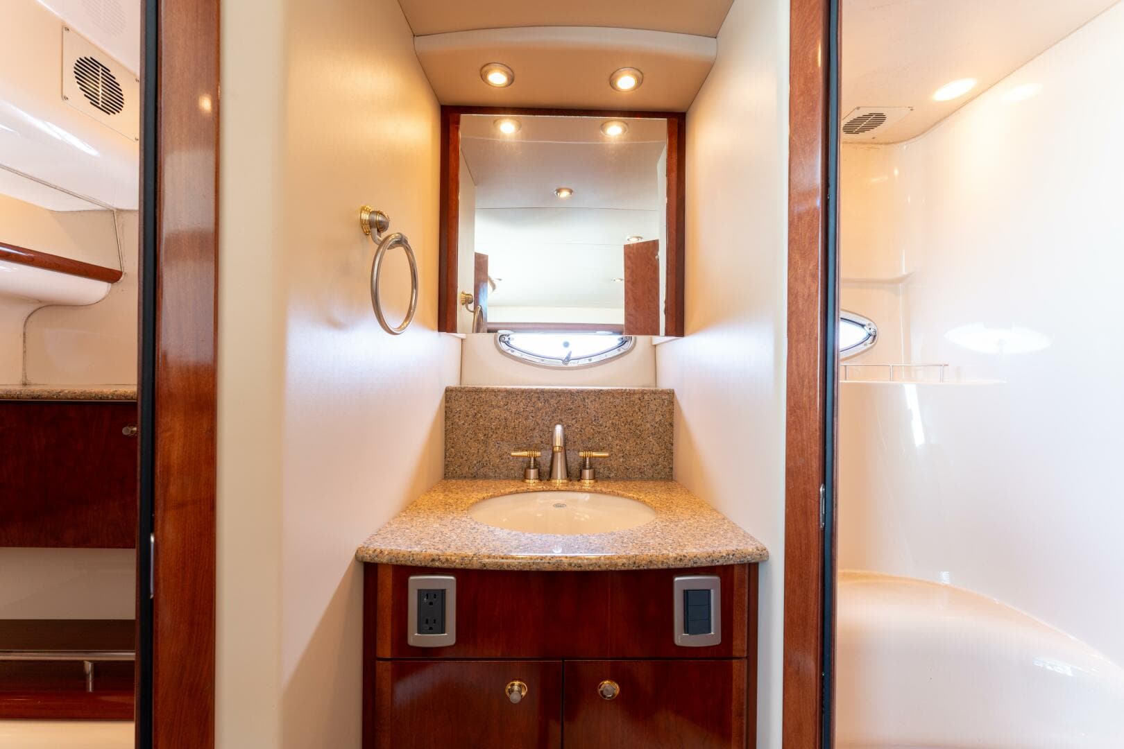 2008 Meridian 459 — photo 33